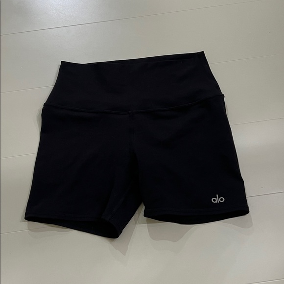 Alo - Picture 2 of 5